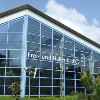 Bild vom Frei-und Hallenbad Außenfassade